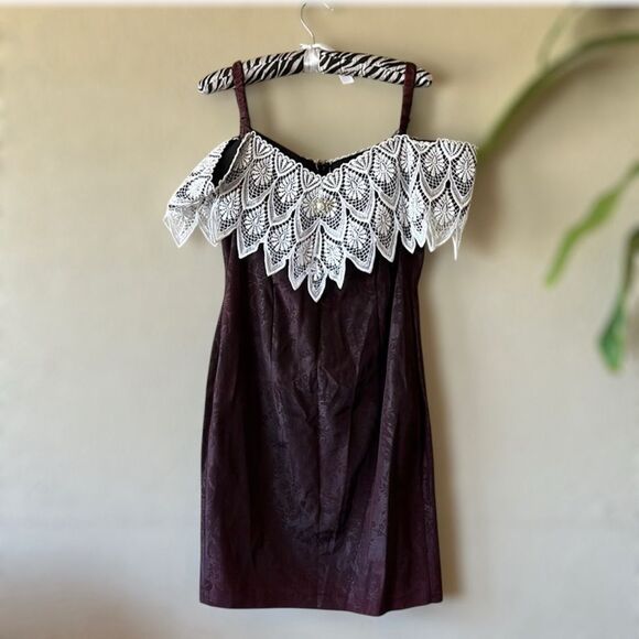 Susan Roselli Elegant Lace Off-Shoulder Dress - Picture 1 of 11